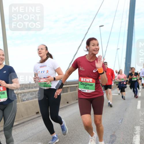 03.10.2025 - Köhlbrandbrückenlauf Jannik Wohlers http://msf.ph/oto/9156718 03.10.2025 15:33:17 Position 1 8504, 8819, 9069 meine-sportfotos.de