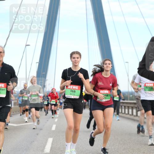 03.10.2025 - Köhlbrandbrückenlauf Jannik Wohlers http://msf.ph/oto/9156744 03.10.2025 15:33:25 Position 1 9411, 9412, 9414 meine-sportfotos.de