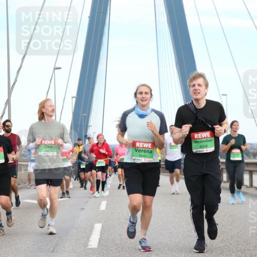 03.10.2025 - Köhlbrandbrückenlauf Jannik Wohlers http://msf.ph/oto/9156751 03.10.2025 15:33:26 Position 1 9621, 8842, 8838 meine-sportfotos.de