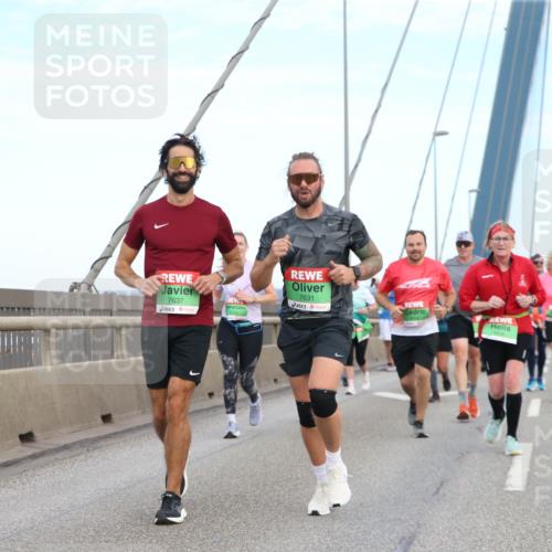 03.10.2025 - Köhlbrandbrückenlauf Jannik Wohlers http://msf.ph/oto/9156767 03.10.2025 15:33:30 Position 1 7637, 7631 meine-sportfotos.de
