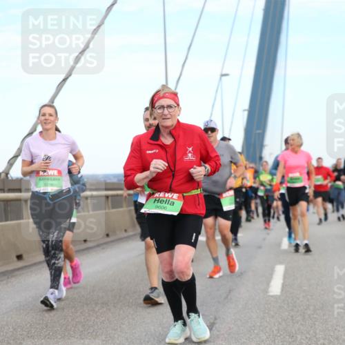 03.10.2025 - Köhlbrandbrückenlauf Jannik Wohlers http://msf.ph/oto/9156774 03.10.2025 15:33:32 Position 1 8295, 9606 meine-sportfotos.de