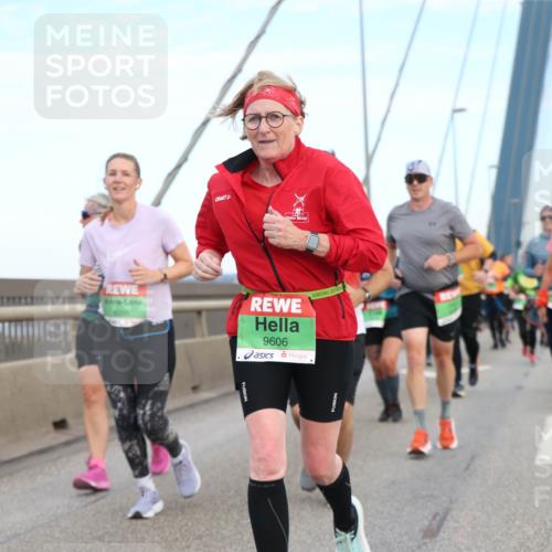 03.10.2025 - Köhlbrandbrückenlauf Jannik Wohlers http://msf.ph/oto/9156776 03.10.2025 15:33:32 Position 1 8296, 9606 meine-sportfotos.de