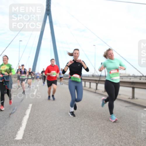 03.10.2025 - Köhlbrandbrückenlauf Jannik Wohlers http://msf.ph/oto/9156795 03.10.2025 15:33:39 Position 1  meine-sportfotos.de