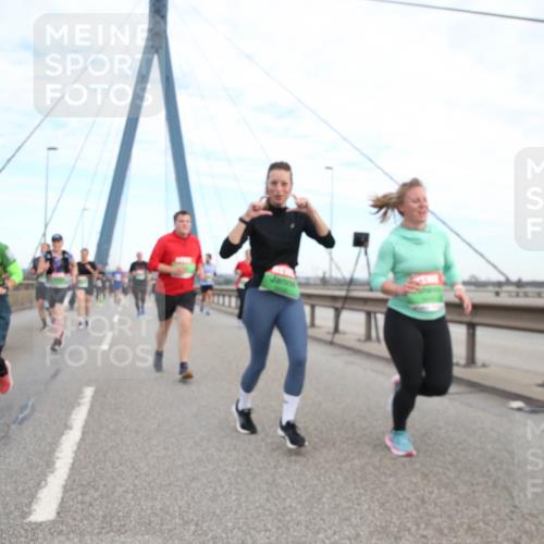 03.10.2025 - Köhlbrandbrückenlauf Jannik Wohlers http://msf.ph/oto/9156796 03.10.2025 15:33:39 Position 1  meine-sportfotos.de