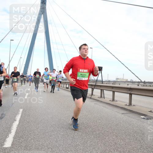 03.10.2025 - Köhlbrandbrückenlauf Jannik Wohlers http://msf.ph/oto/9156801 03.10.2025 15:33:40 Position 1 9683 meine-sportfotos.de