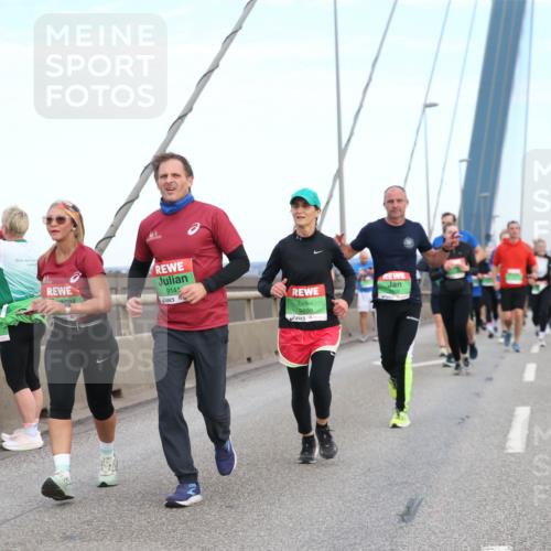 03.10.2025 - Köhlbrandbrückenlauf Jannik Wohlers http://msf.ph/oto/9156815 03.10.2025 15:33:44 Position 1 9141, 9699 meine-sportfotos.de