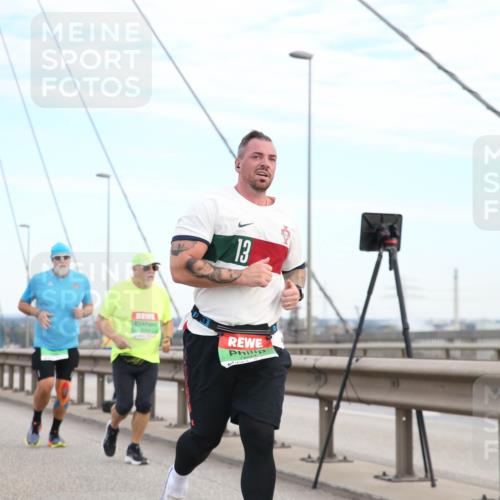 03.10.2025 - Köhlbrandbrückenlauf Jannik Wohlers http://msf.ph/oto/9156819 03.10.2025 15:33:46 Position 1 13, 55 meine-sportfotos.de