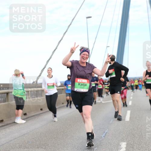 03.10.2025 - Köhlbrandbrückenlauf Jannik Wohlers http://msf.ph/oto/9156852 03.10.2025 15:34:01 Position 1 7723 meine-sportfotos.de