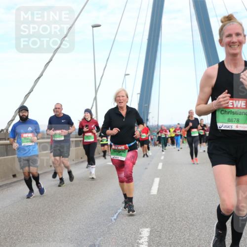 03.10.2025 - Köhlbrandbrückenlauf Jannik Wohlers http://msf.ph/oto/9156861 03.10.2025 15:34:03 Position 1 8166, 8878, 8687 meine-sportfotos.de