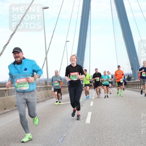 03.10.2025 - Köhlbrandbrückenlauf Jannik Wohlers http://msf.ph/oto/9156892 03.10.2025 15:34:17 Position 1 9449, 7776 meine-sportfotos.de
