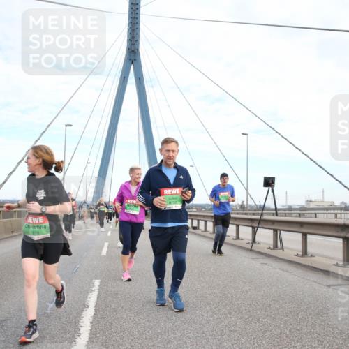 03.10.2025 - Köhlbrandbrückenlauf Jannik Wohlers http://msf.ph/oto/9156903 03.10.2025 15:34:40 Position 1 9732, 7878 meine-sportfotos.de
