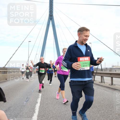 03.10.2025 - Köhlbrandbrückenlauf Jannik Wohlers http://msf.ph/oto/9156906 03.10.2025 15:34:41 Position 1 7878, 8582, 9732 meine-sportfotos.de