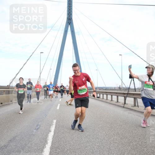 03.10.2025 - Köhlbrandbrückenlauf Jannik Wohlers http://msf.ph/oto/9156934 03.10.2025 15:34:51 Position 1  meine-sportfotos.de