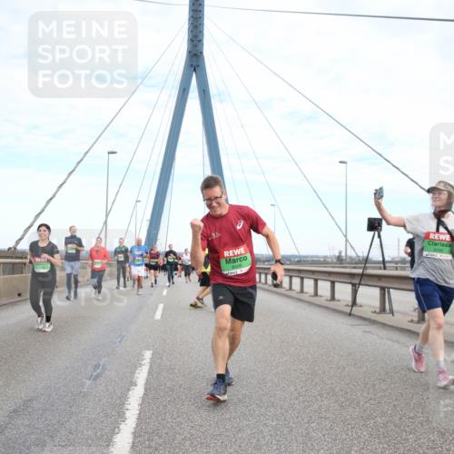 03.10.2025 - Köhlbrandbrückenlauf Jannik Wohlers http://msf.ph/oto/9156935 03.10.2025 15:34:51 Position 1 8496, 8098 meine-sportfotos.de