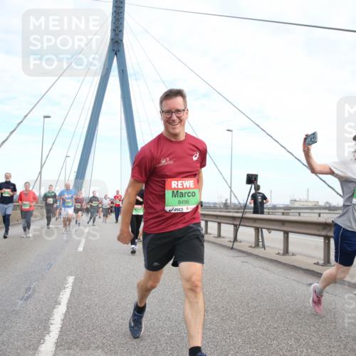 03.10.2025 - Köhlbrandbrückenlauf Jannik Wohlers http://msf.ph/oto/9156939 03.10.2025 15:34:52 Position 1 8496, 8098 meine-sportfotos.de