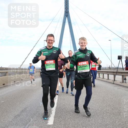 03.10.2025 - Köhlbrandbrückenlauf Jannik Wohlers http://msf.ph/oto/9156951 03.10.2025 15:34:57 Position 1 9062, 96, 9064, 96 meine-sportfotos.de