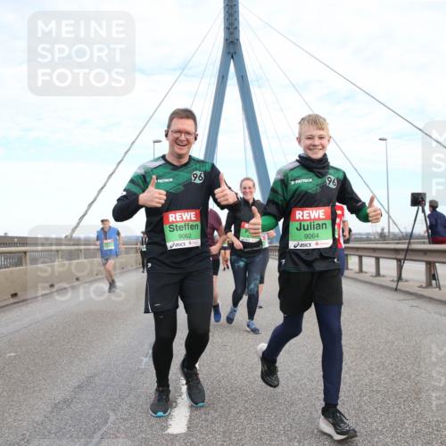 03.10.2025 - Köhlbrandbrückenlauf Jannik Wohlers http://msf.ph/oto/9156952 03.10.2025 15:34:57 Position 1 96, 9062, 9064, 96, 7 meine-sportfotos.de