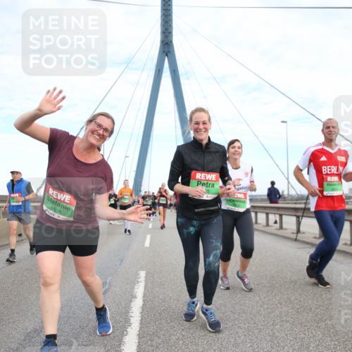 03.10.2025 - Köhlbrandbrückenlauf Jannik Wohlers http://msf.ph/oto/9156958 03.10.2025 15:34:59 Position 1 8634 meine-sportfotos.de