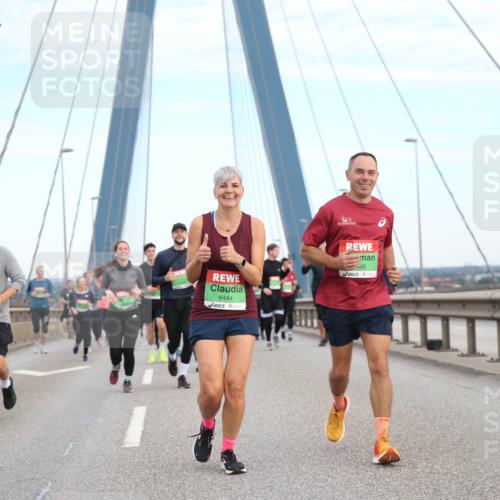 03.10.2025 - Köhlbrandbrückenlauf Jannik Wohlers http://msf.ph/oto/9156961 03.10.2025 15:35:01 Position 1 7741, 8444, 46 meine-sportfotos.de