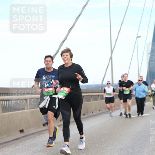 03.10.2025 - Köhlbrandbrückenlauf Jannik Wohlers http://msf.ph/oto/9157008 03.10.2025 15:35:16 Position 1 7316 meine-sportfotos.de