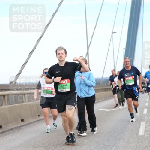03.10.2025 - Köhlbrandbrückenlauf Jannik Wohlers http://msf.ph/oto/9157016 03.10.2025 15:35:20 Position 1 7152, 7645, 816 meine-sportfotos.de
