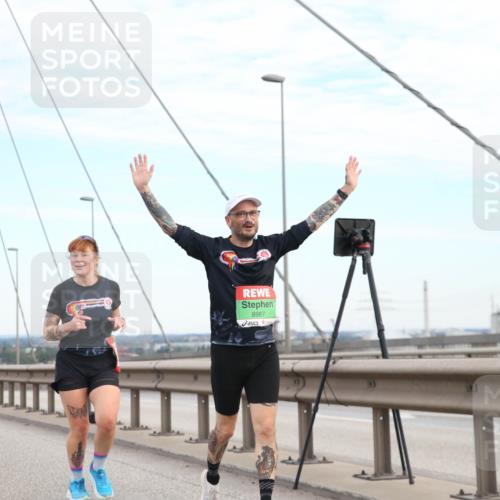03.10.2025 - Köhlbrandbrückenlauf Jannik Wohlers http://msf.ph/oto/9157070 03.10.2025 15:35:39 Position 1 9049, 8987 meine-sportfotos.de