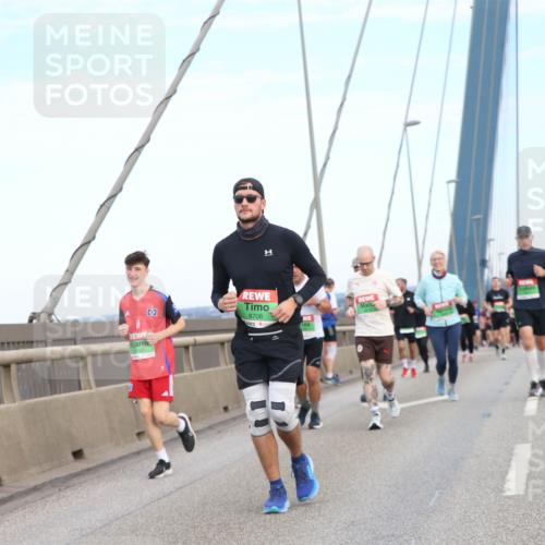 03.10.2025 - Köhlbrandbrückenlauf Jannik Wohlers http://msf.ph/oto/9157078 03.10.2025 15:35:42 Position 1 8706 meine-sportfotos.de
