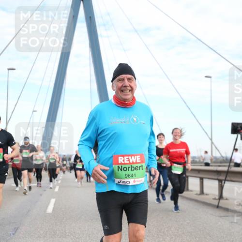 03.10.2025 - Köhlbrandbrückenlauf Jannik Wohlers http://msf.ph/oto/9157109 03.10.2025 15:35:55 Position 1 8142, 525, 9644 meine-sportfotos.de