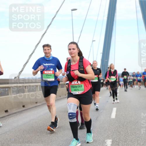 03.10.2025 - Köhlbrandbrückenlauf Jannik Wohlers http://msf.ph/oto/9157125 03.10.2025 15:36:03 Position 1 8526, 9575, 8447 meine-sportfotos.de
