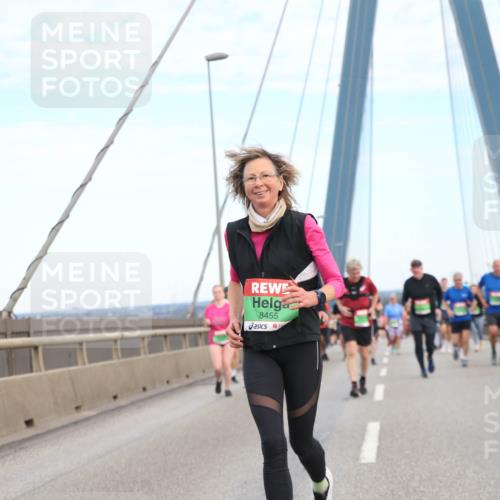 03.10.2025 - Köhlbrandbrückenlauf Jannik Wohlers http://msf.ph/oto/9157136 03.10.2025 15:36:06 Position 1 8455 meine-sportfotos.de
