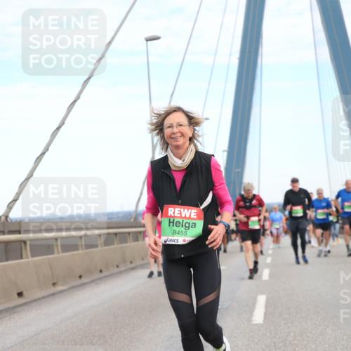 03.10.2025 - Köhlbrandbrückenlauf Jannik Wohlers http://msf.ph/oto/9157137 03.10.2025 15:36:06 Position 1 8455 meine-sportfotos.de