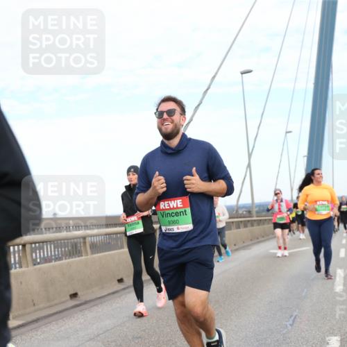 03.10.2025 - Köhlbrandbrückenlauf Jannik Wohlers http://msf.ph/oto/9157199 03.10.2025 15:36:26 Position 1 9360 meine-sportfotos.de