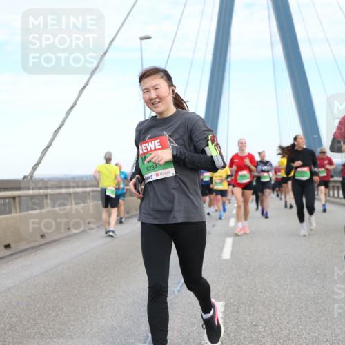 03.10.2025 - Köhlbrandbrückenlauf Jannik Wohlers http://msf.ph/oto/9157234 03.10.2025 15:36:40 Position 1 8234, 8332 meine-sportfotos.de