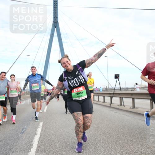 03.10.2025 - Köhlbrandbrückenlauf Jannik Wohlers http://msf.ph/oto/9157263 03.10.2025 15:36:45 Position 1 8053 meine-sportfotos.de