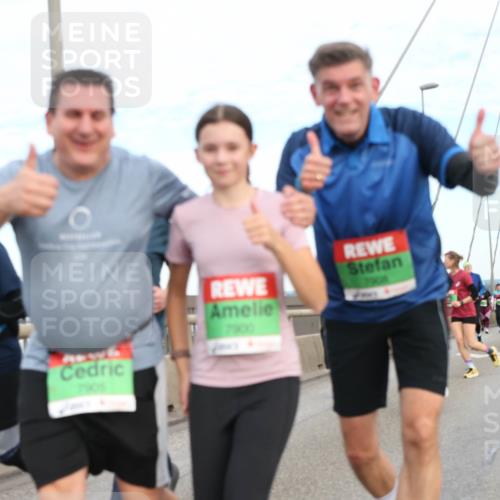 03.10.2025 - Köhlbrandbrückenlauf Jannik Wohlers http://msf.ph/oto/9157270 03.10.2025 15:36:47 Position 1 7905, 7900, 7908 meine-sportfotos.de
