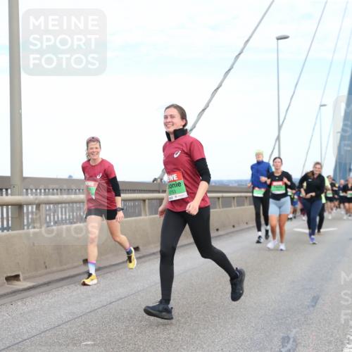 03.10.2025 - Köhlbrandbrückenlauf Jannik Wohlers http://msf.ph/oto/9157280 03.10.2025 15:36:50 Position 1  meine-sportfotos.de