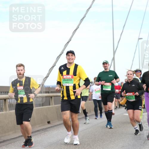 03.10.2025 - Köhlbrandbrückenlauf Jannik Wohlers http://msf.ph/oto/9157318 03.10.2025 15:37:04 Position 1 851, 8852, 7963 meine-sportfotos.de