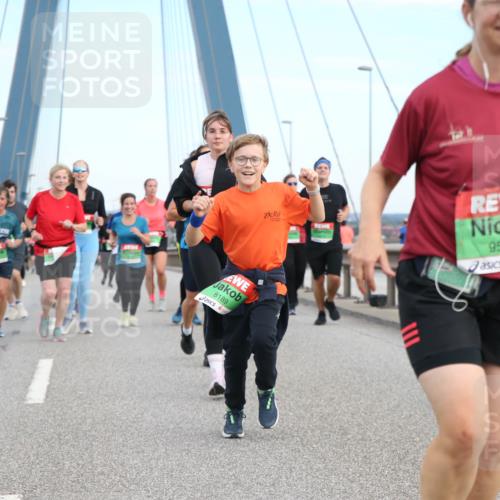 03.10.2025 - Köhlbrandbrückenlauf Jannik Wohlers http://msf.ph/oto/9157332 03.10.2025 15:37:07 Position 1 8556, 8189, 9502 meine-sportfotos.de