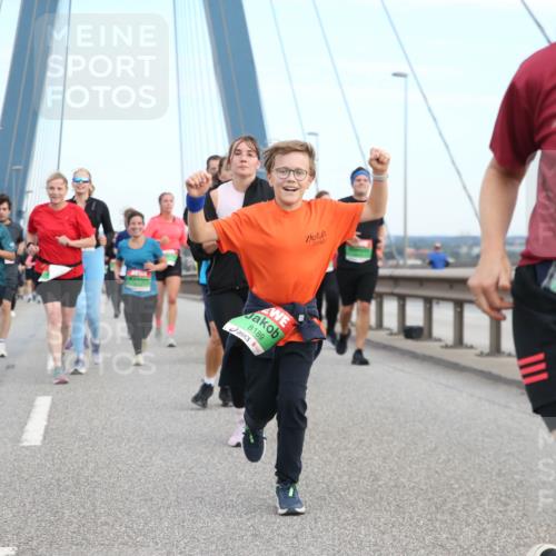 03.10.2025 - Köhlbrandbrückenlauf Jannik Wohlers http://msf.ph/oto/9157334 03.10.2025 15:37:07 Position 1 8556, 8189, 9502 meine-sportfotos.de