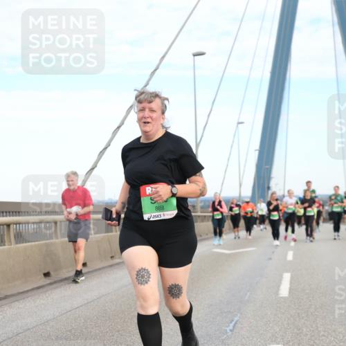 03.10.2025 - Köhlbrandbrückenlauf Jannik Wohlers http://msf.ph/oto/9157366 03.10.2025 15:37:15 Position 1 8658 meine-sportfotos.de