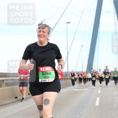 03.10.2025 - Köhlbrandbrückenlauf Jannik Wohlers http://msf.ph/oto/9157368 03.10.2025 15:37:16 Position 1 8658 meine-sportfotos.de