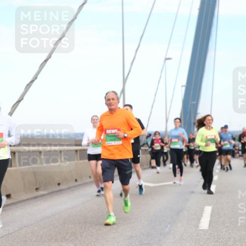 03.10.2025 - Köhlbrandbrückenlauf Jannik Wohlers http://msf.ph/oto/9157401 03.10.2025 15:37:29 Position 1 8828 meine-sportfotos.de