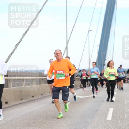 03.10.2025 - Köhlbrandbrückenlauf Jannik Wohlers http://msf.ph/oto/9157402 03.10.2025 15:37:29 Position 1 8828 meine-sportfotos.de