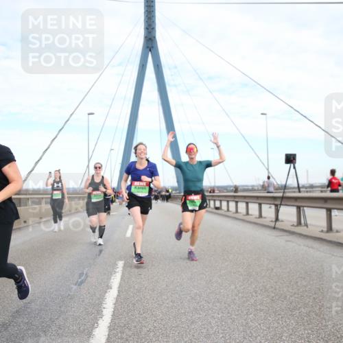 03.10.2025 - Köhlbrandbrückenlauf Jannik Wohlers http://msf.ph/oto/9157454 03.10.2025 15:37:44 Position 1 8645 meine-sportfotos.de