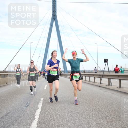 03.10.2025 - Köhlbrandbrückenlauf Jannik Wohlers http://msf.ph/oto/9157457 03.10.2025 15:37:44 Position 1 9514, 9729 meine-sportfotos.de