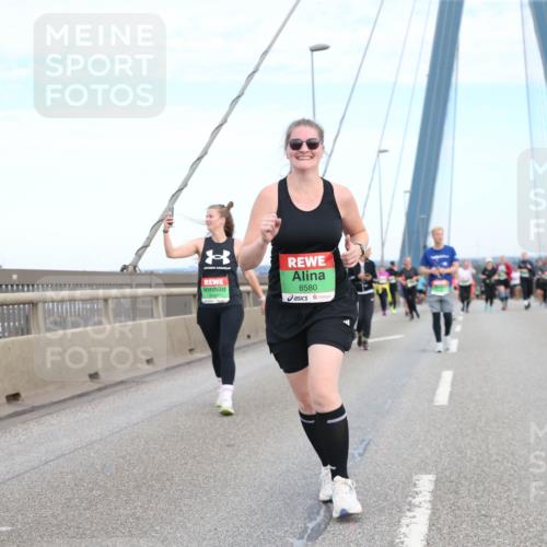 03.10.2025 - Köhlbrandbrückenlauf Jannik Wohlers http://msf.ph/oto/9157462 03.10.2025 15:37:45 Position 1 8580 meine-sportfotos.de