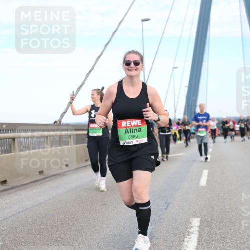 03.10.2025 - Köhlbrandbrückenlauf Jannik Wohlers http://msf.ph/oto/9157464 03.10.2025 15:37:45 Position 1 8580 meine-sportfotos.de