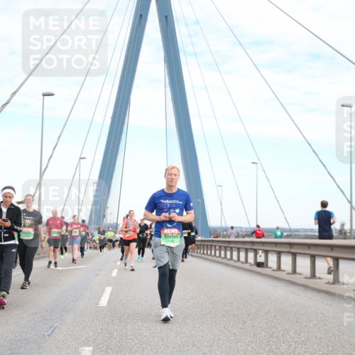 03.10.2025 - Köhlbrandbrückenlauf Jannik Wohlers http://msf.ph/oto/9157468 03.10.2025 15:37:50 Position 1 7183 meine-sportfotos.de