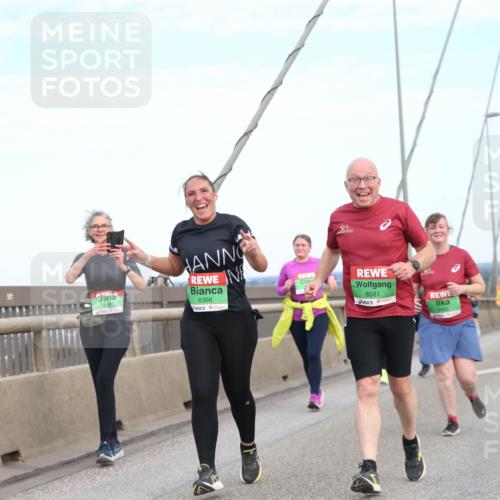 03.10.2025 - Köhlbrandbrückenlauf Jannik Wohlers http://msf.ph/oto/9157478 03.10.2025 15:37:55 Position 1 8366, 8561, 9402 meine-sportfotos.de