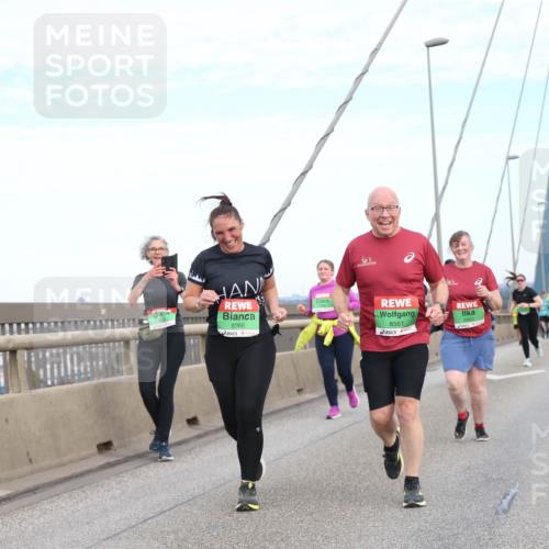 03.10.2025 - Köhlbrandbrückenlauf Jannik Wohlers http://msf.ph/oto/9157480 03.10.2025 15:37:55 Position 1 8366, 8561 meine-sportfotos.de